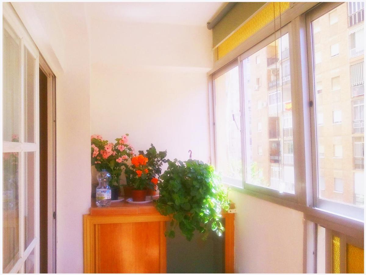 Bonito Apartamento Centrico Y Cerca De La Playa. Malaga Luaran gambar